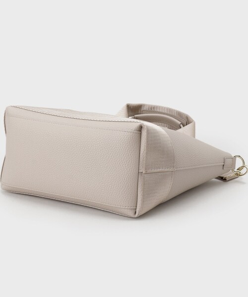 OPAQUE.CLIP（オペークドットクリップ）の「【2WAY】シュリンク合皮コンビミドルショルダーバッグ（ショルダーバッグ・レディース・オフホワイト/ブラック/ベージュ・00）」の16枚目の写真