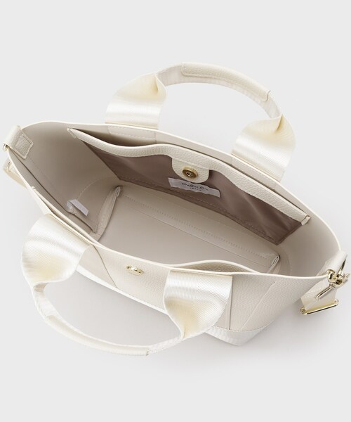 OPAQUE.CLIP（オペークドットクリップ）の「【2WAY】シュリンク合皮コンビミドルショルダーバッグ（ショルダーバッグ・レディース・オフホワイト/ブラック/ベージュ・00）」の18枚目の写真