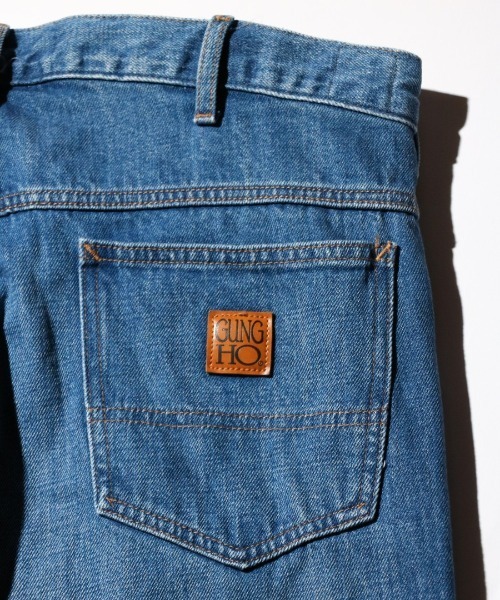 GUNG HO（ガンホー）の「GUNG HO / ガンホー DENIM BOOTS CUT PANTS ブーツカット フレアデニム ユーズド加工 ケミカルウォッシュ（デニムパンツ・メンズ・ブラック系1/ブルー/ブラック/ライトブルー・MEDIUM/LARGE/X-LARGE/SMALL）」の5枚目の写真