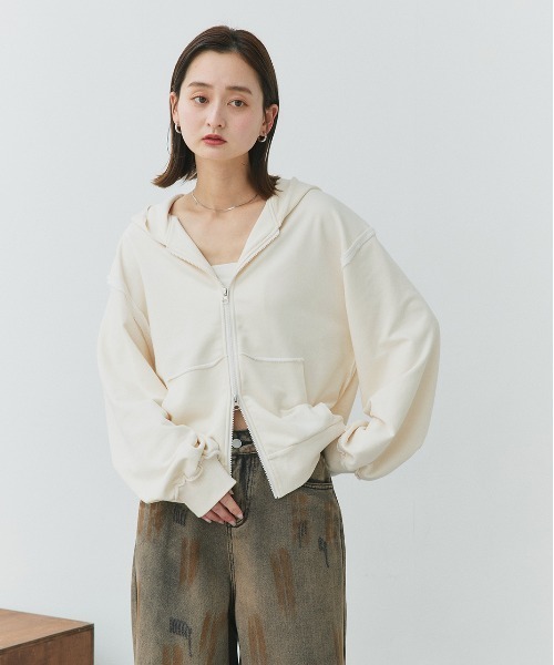 ad thie(アドティエ)の「アウトシーム ダブルジップパーカー(パーカー・レディース・チャコール/ブラック/アイボリー・FREE)」の7枚目の写真