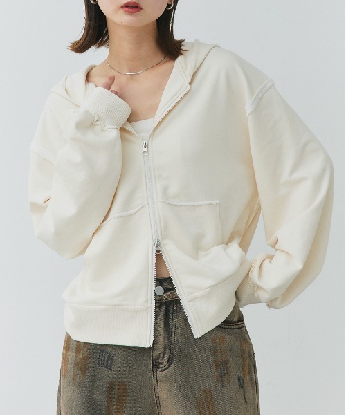 ad thie(アドティエ)の「アウトシーム ダブルジップパーカー(パーカー・レディース・チャコール/ブラック/アイボリー・FREE)」の8枚目の写真