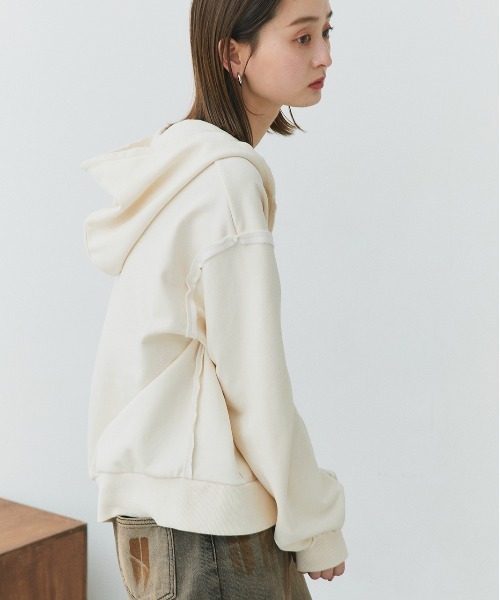 ad thie(アドティエ)の「アウトシーム ダブルジップパーカー(パーカー・レディース・チャコール/ブラック/アイボリー・FREE)」の10枚目の写真