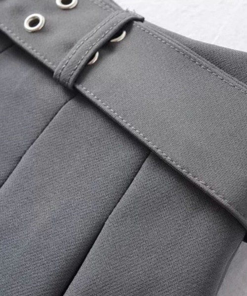 LA POMME petit(ラポミ・プチ)の「Low Waist Mini Pleats Skirt(スカート・レディース・グレー/ブラック/ホワイト・LARGE/MEDIUM/SMALL)」の6枚目の写真
