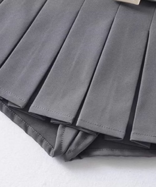 LA POMME petit(ラポミ・プチ)の「Low Waist Mini Pleats Skirt(スカート・レディース・グレー/ブラック/ホワイト・LARGE/MEDIUM/SMALL)」の7枚目の写真