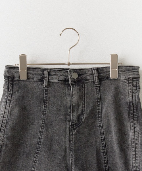 Chick（チック）の「Side Gather Short Denim Pants / サイドギャザーショートデニムパンツ（デニムパンツ・レディース・ブルー/グレー・FREE）」の4枚目の写真