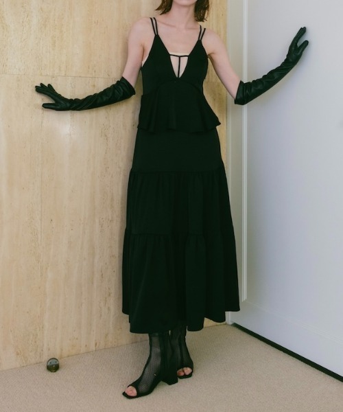 2way T-Strap Tiered Dress（ワンピース）｜sahara（サハラ）の
