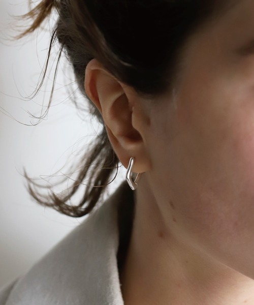 TEN.(テン)の「SILVER925 ダガーピアス(ピアス(両耳用)・レディース・シルバー・FREE)」の3枚目の写真