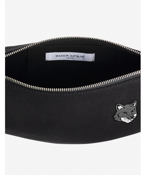 Maison Kitsune（メゾンキツネ）の「DOUBLE FOX HEAD BUMBAG（ショルダーバッグ・メンズ・ブラック・U）」の4枚目の写真