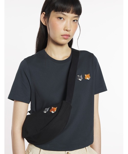 Maison Kitsune（メゾンキツネ）の「DOUBLE FOX HEAD BUMBAG（ショルダーバッグ・メンズ・ブラック・U）」の2枚目の写真