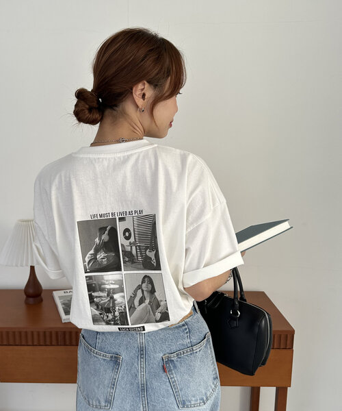 DISCOAT(ディスコート)の「【WEB限定】モノクロフォトバックプリントTシャツ(Tシャツ/カットソー・レディース・チャコールグレー/アイボリー/ホワイト・MEDIUM)」の7枚目の写真