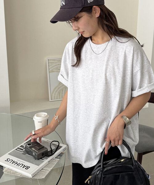 DISCOAT(ディスコート)の「【WEB限定】モノクロフォトバックプリントTシャツ(Tシャツ/カットソー・レディース・チャコールグレー/アイボリー/ホワイト・MEDIUM)」の9枚目の写真