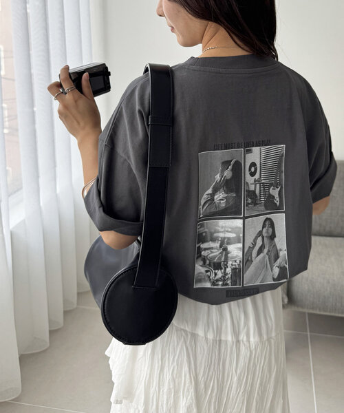 DISCOAT(ディスコート)の「【WEB限定】モノクロフォトバックプリントTシャツ(Tシャツ/カットソー・レディース・チャコールグレー/アイボリー/ホワイト・MEDIUM)」の21枚目の写真