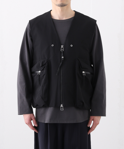 OAMC(オーエーエムシー)の「OAMC*Goldwin (オーエーエムシー×ゴールドウィン) vest GL15705MC(その他アウター・メンズ・ブラック・4/3)」の4枚目の写真