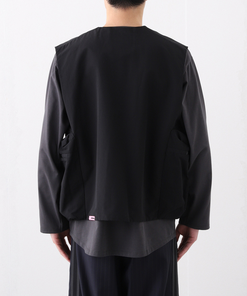 OAMC(オーエーエムシー)の「OAMC*Goldwin (オーエーエムシー×ゴールドウィン) vest GL15705MC(その他アウター・メンズ・ブラック・4/3)」の6枚目の写真