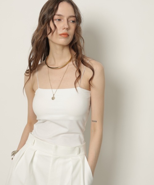 CADUNE（カデュネ）の「カップ付きキャミソール（Tシャツ/カットソー・レディース・ホワイト/ブラック・38）」の2枚目の写真