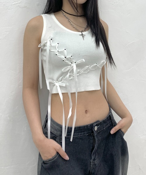 lilful(リルフル)の「レースアップ ランダムリボンデザイン ショート丈タンクトップ(タンクトップ・レディース・ホワイト/ブラック/ブラウン・F)」の20枚目の写真