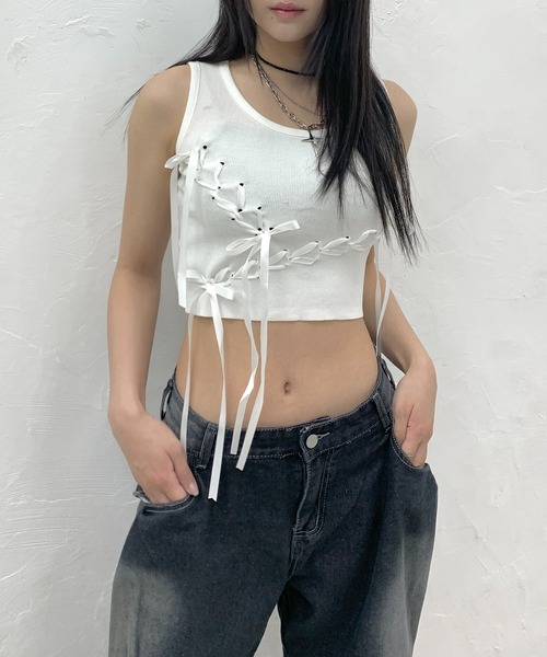 lilful(リルフル)の「レースアップ ランダムリボンデザイン ショート丈タンクトップ(タンクトップ・レディース・ホワイト/ブラック/ブラウン・F)」の22枚目の写真