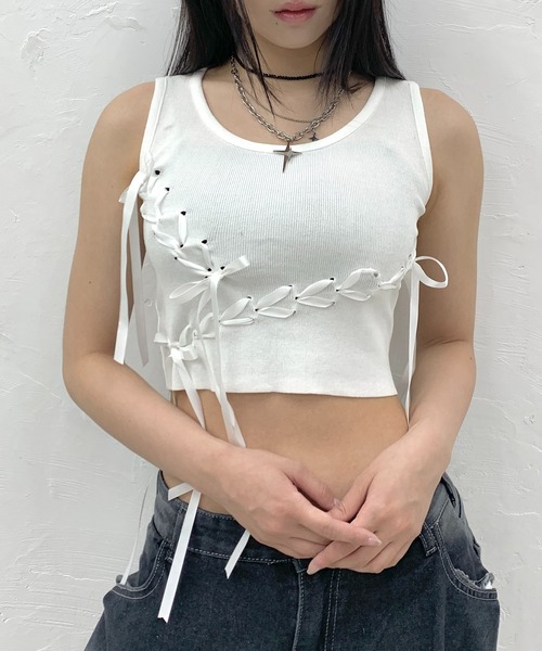 lilful(リルフル)の「レースアップ ランダムリボンデザイン ショート丈タンクトップ(タンクトップ・レディース・ホワイト/ブラック/ブラウン・F)」の18枚目の写真
