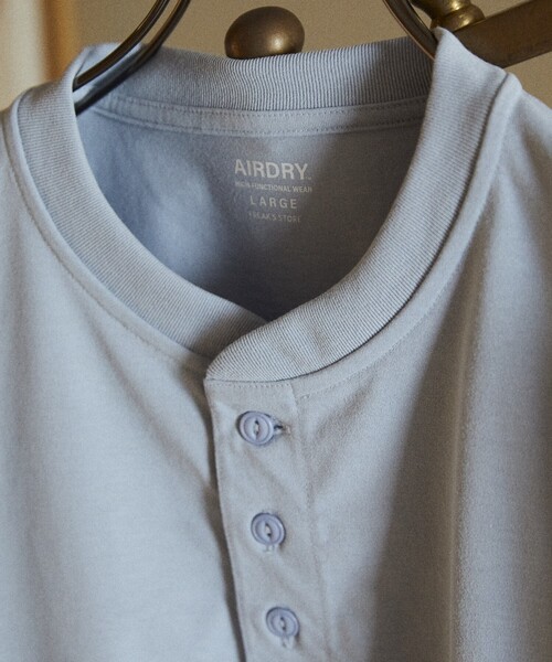 FREAK'S STORE（フリークスストア）の「FREAK’S STORE/フリークスストア AIRDRY 7.7オンス ビックシルエット ヘンリーネックTシャツ/エアドライ ポリエステル Tシャツ/吸水速乾/遮熱性/UVカット（Tシャツ/カットソー・メンズ・ホワイト/ブラック/チャコールグレー/オリーブ/ミント/サックスブルー・SMALL/MEDIUM/LARGE）」の9枚目の写真