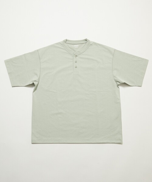 FREAK'S STORE（フリークスストア）の「FREAK’S STORE/フリークスストア AIRDRY 7.7オンス ビックシルエット ヘンリーネックTシャツ/エアドライ ポリエステル Tシャツ/吸水速乾/遮熱性/UVカット（Tシャツ/カットソー・メンズ・ホワイト/ブラック/チャコールグレー/オリーブ/ミント/サックスブルー・SMALL/MEDIUM/LARGE）」の19枚目の写真