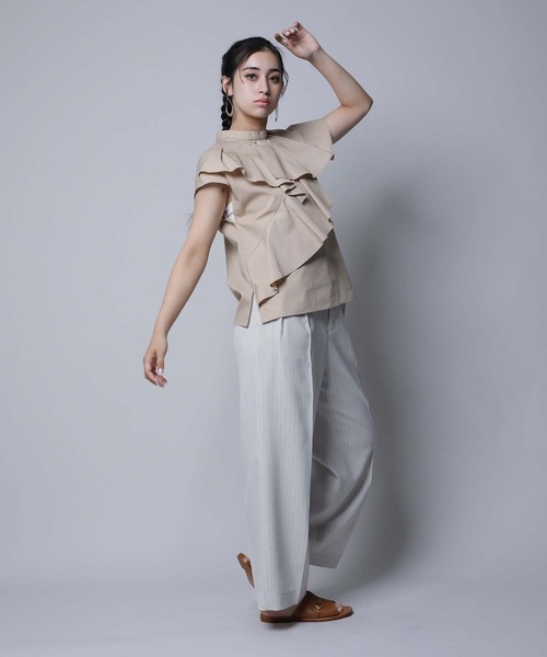 RAW FUDGE（ローファッジ）の「アシメケープフリルブラウス（シャツ/ブラウス・レディース・オフホワイト/サックスブルー/ブラック/ベージュ・M）」の16枚目の写真