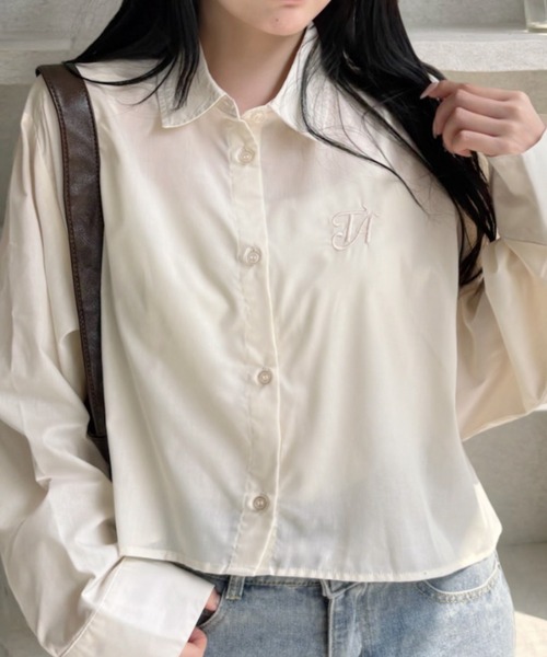 TREOVER(トレオーバー)の「刺繍入り ショート丈シャツ(シャツ/ブラウス・レディース・アイボリー・MEDIUM/LARGE)」の4枚目の写真