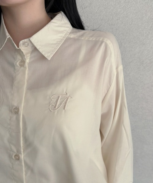 TREOVER(トレオーバー)の「刺繍入り ショート丈シャツ(シャツ/ブラウス・レディース・アイボリー・MEDIUM/LARGE)」の9枚目の写真