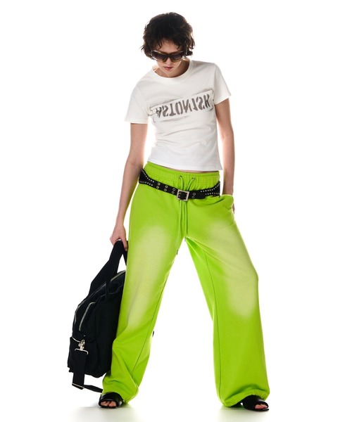 BEEDEN（ビーデン）の「SPRAY PRINT LOGO TEE（Tシャツ