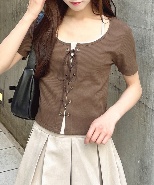 INGNI（イング）の「キャミレイヤード風リブレースアップトップス（Tシャツ/カットソー・レディース・アイボリー系4/ブラウン系3/ブラック×グレー/ブラック系その他/アイボリー系/ブラウン系4・M）」の11枚目の写真