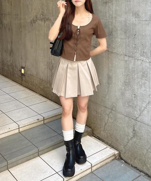 INGNI（イング）の「キャミレイヤード風リブレースアップトップス（Tシャツ/カットソー・レディース・アイボリー系4/ブラウン系3/ブラック×グレー/ブラック系その他/アイボリー系/ブラウン系4・M）」の15枚目の写真