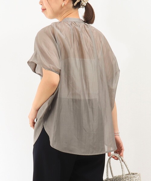 MICO COULIER（ミコクリエ）の「オーガンジースタンドカラーブラウス（シャツ/ブラウス・レディース・グレイッシュベージュ/ベビーピンク/ライトブルー/イエロー・38）」の17枚目の写真