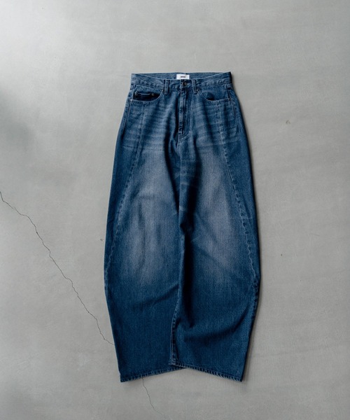 Baggy silhouette curve denim / バギーシルエットカーブデニム