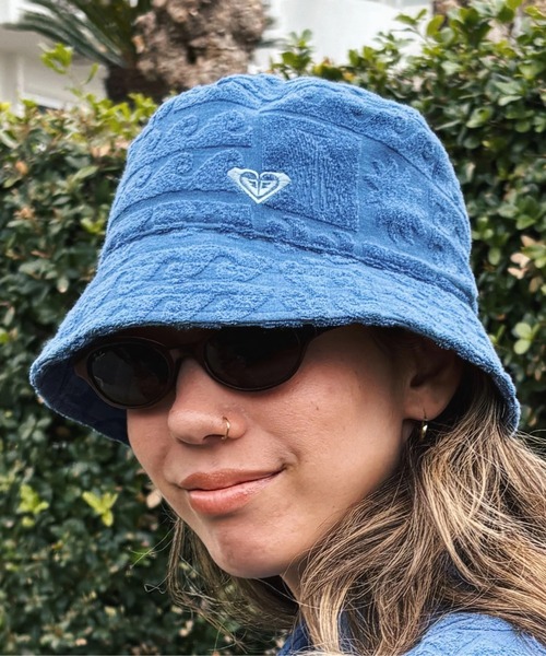 ROXY(ロキシー)の「SUNBATHING HAT/ロキシー総柄パイル地ベルハット(ハット・レディース・パープル/ネイビー/オレンジ・FREE)」の4枚目の写真