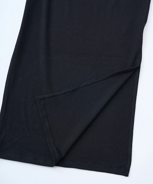 RVCA(ルーカ)の「RVCA レディース OLD ENGLISH TANK DRESS ワンピース 【2025年夏モデル】/ルーカカップ付きタイトロングキャミワンピース(ワンピース・レディース・ホワイト/ブラック・SMALL/MEDIUM)」の7枚目の写真