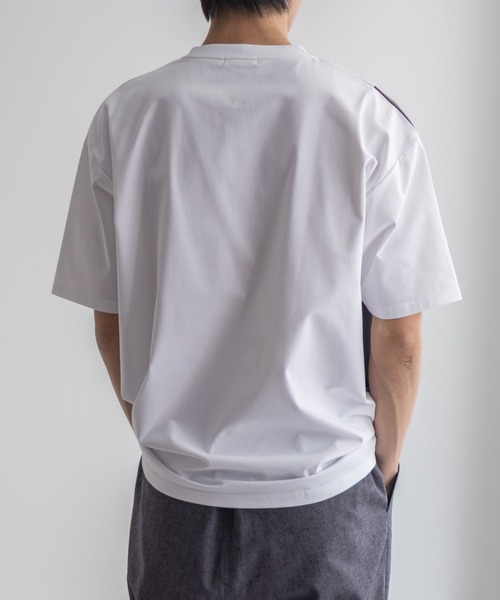 URBAN COLLECTION(アーバンコレクション)の「URBANCOLECTION AIR Smoosy 切替えTシャツ【接触冷感 UVカット 吸水速乾 毛玉になりにくい 軽量 ストレッチ】(Tシャツ/カットソー・メンズ・ホワイト/ネイビー/ブラック/グレイッシュベージュ・S/M/L/XL)」の18枚目の写真
