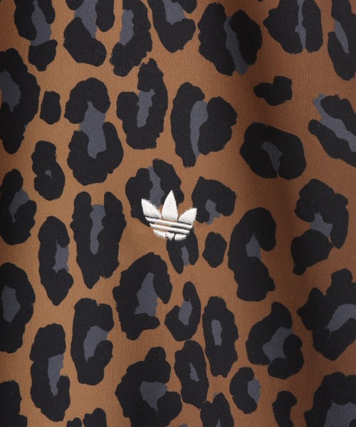 adidas（アディダス）の「adidas LEOPARD FIREBIRD OVERSIZED TRACKTOP