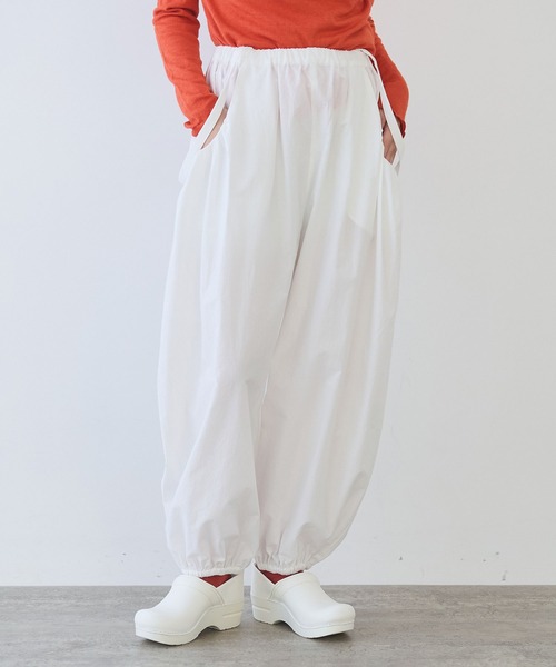 bulle de savon(ビュルデサボン)の「コットン/ポプリン ギャザーパンツ(その他パンツ・レディース・ホワイト/チャコールグレー・FREE)」の4枚目の写真