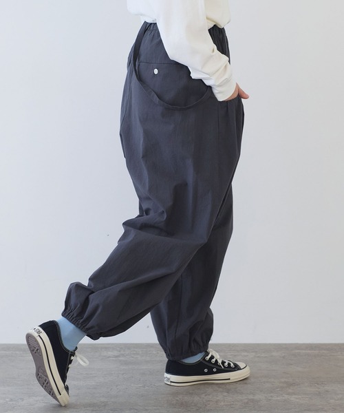 bulle de savon(ビュルデサボン)の「コットン/ポプリン ギャザーパンツ(その他パンツ・レディース・ホワイト/チャコールグレー・FREE)」の16枚目の写真