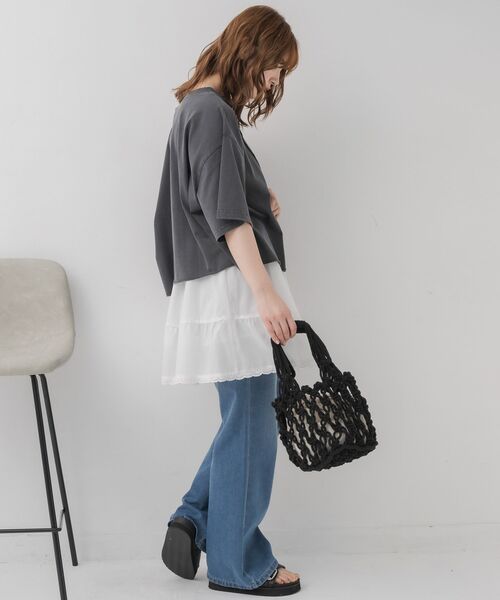 RETRO GIRL（レトロガール）の「リメイク切替ワンショルTEE（Tシャツ/カットソー・レディース・チャコールグレー/パープル/ベージュ・FREE）」の13枚目の写真