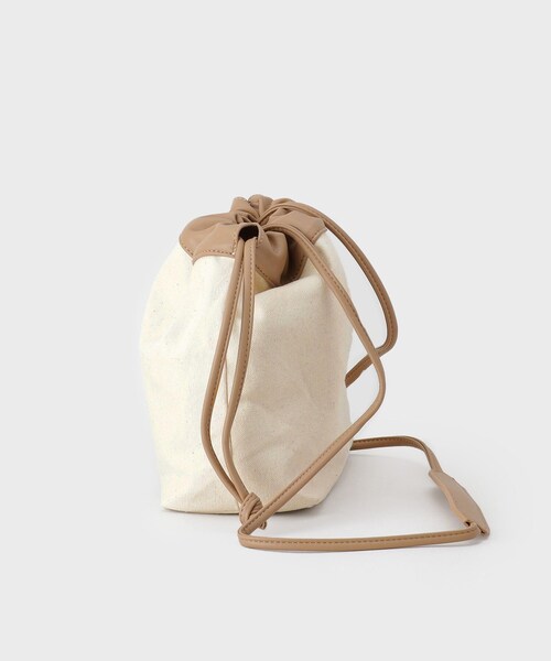 GALLEST（ギャレスト）の「キャンバス巾着ショルダー（ショルダーバッグ・レディース・ベージュ/ブラック・00）」の4枚目の写真