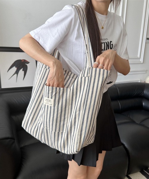 VIBGYOR(ヴィブジョー)の「Mignonjour/大容量ストライプトートバッグ M2736(トートバッグ・レディース・ブルー/レッド・FREE)」の3枚目の写真