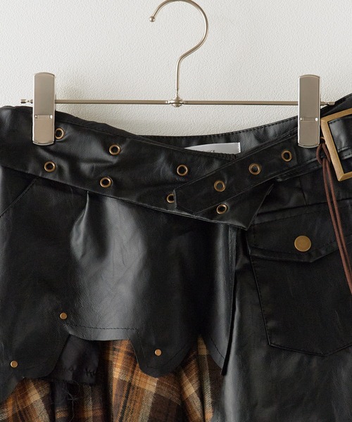 Chick(チック)の「Leather layered check skirt / レザーレイヤード チェックスカート(スカート・レディース・ブラウン・FREE)」の3枚目の写真