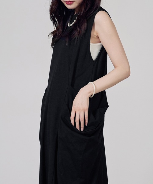 c/est(シーエ)の「c/est/シーエ SARA ワンピ―ス 秋物 秋服 2026年秋冬(ワンピース・レディース・ブラック・FREE)」の5枚目の写真