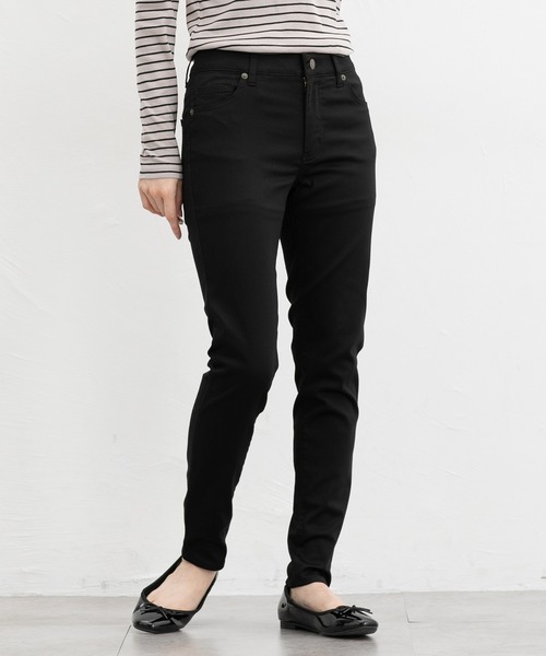 Honeys（ハニーズ）の「スリムカラースキニー（股下６３ｃｍ）（その他パンツ・レディース・ブラック/ライトベージュ/ネイビー/スミクロ・S/M/LL/L/SS）」の2枚目の写真