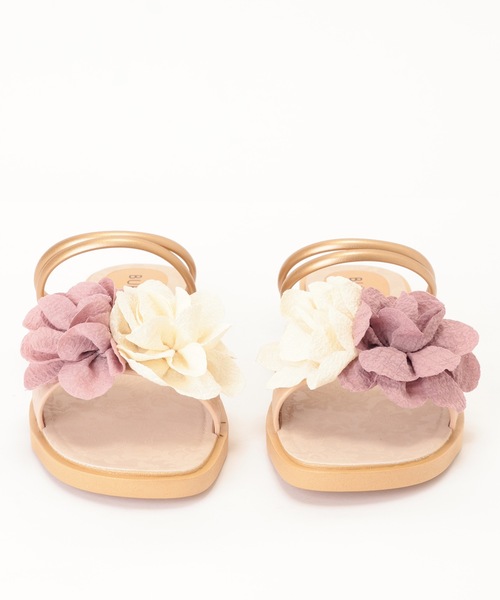 Lace Ladies(レースレディース)の「ツイン フラワー モチーフ ダブル ストラップ フラット サンダル(サンダル・レディース・ホワイト/ベージュ・23cm/24cm/25cm)」の10枚目の写真