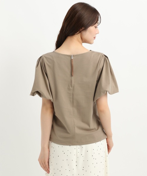 Andemiu(アンデミュウ)の「【接触冷感・吸水速乾・UVカット・抗菌消臭】ソデバルーンプルオーバー578699(Tシャツ/カットソー・レディース・ブラック/オフホワイト/モカ・FREE)」の11枚目の写真