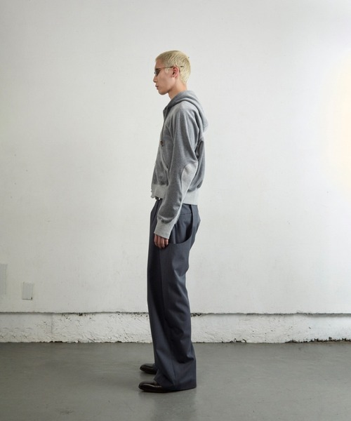 NVRFRGT(ネヴァーフォーゲット)の「VELOUR ZIP UP HOODIE(パーカー・メンズ・ブラウン/グレー・1/2)」の4枚目の写真