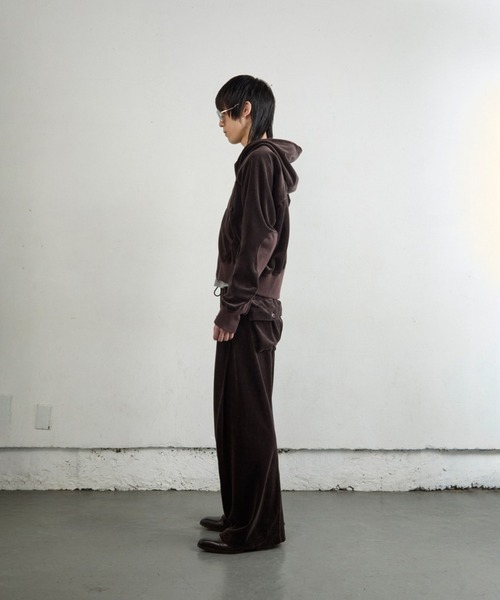 NVRFRGT(ネヴァーフォーゲット)の「VELOUR ZIP UP HOODIE(パーカー・メンズ・ブラウン/グレー・1/2)」の8枚目の写真