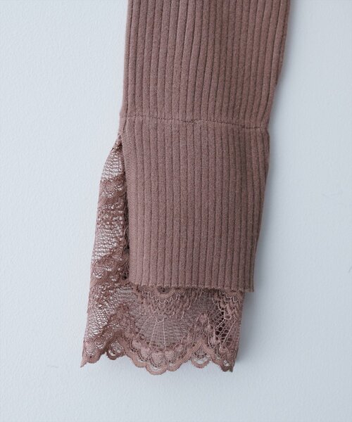 natural couture（ナチュラルクチュール）の「袖レースアシメネックリブニット（ニット/セーター・レディース・モカ/ブラウン/ボルドー/ピンク/ブラック/グレイッシュベージュ/チャコールグレー/オフホワイト・FREE）」の14枚目の写真