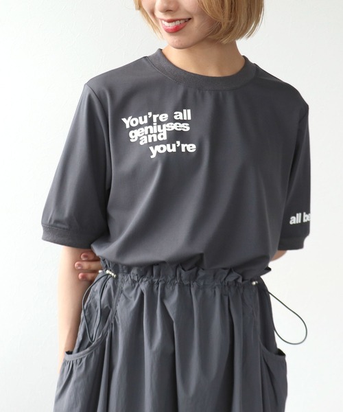 Three Four Time（ｽﾘｰﾌｫｰﾀｲﾑ）の「布帛切替ハーフスリーブロゴワンピース（ワンピース・レディース・チャコールグレー/ベージュ・FREE）」の14枚目の写真